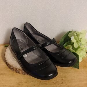 Life Stride Dare Black Slip on Flats for Women Size 7